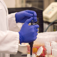 考试Ammex靛蓝丁腈手套,粉免费的,媒介,100箱